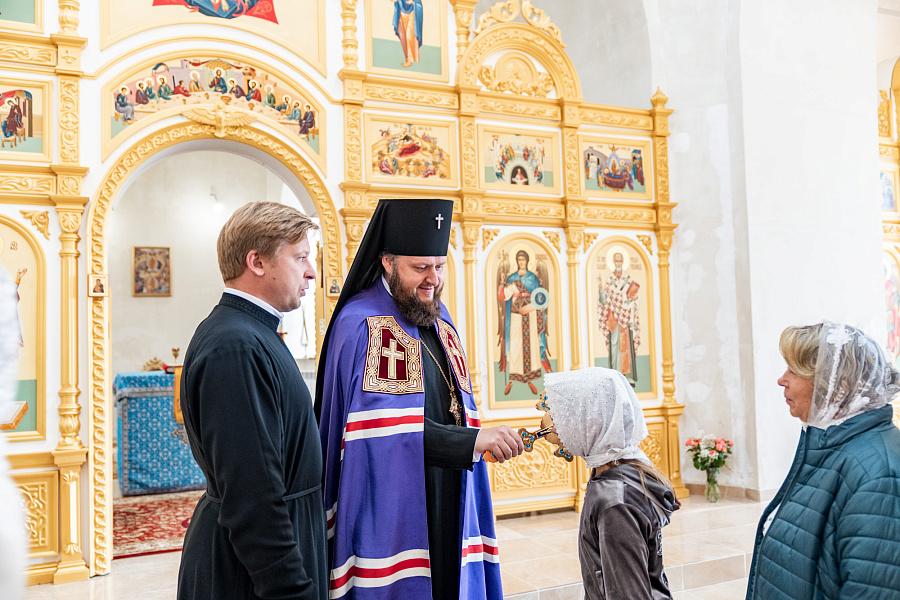 Архиерейское богослужение в Богородицерождественском храме деревни Старое г.о. Ступино
